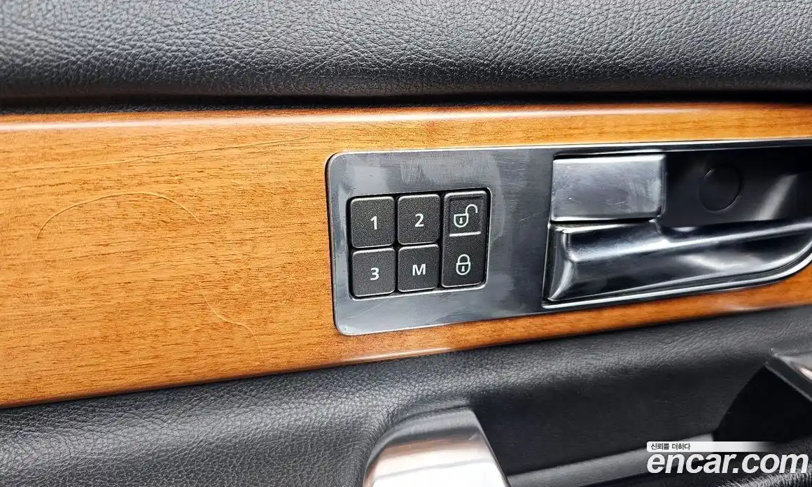 Land Rover Discovery 2013 3.0 Автомат в Москве № 198296, фото 9