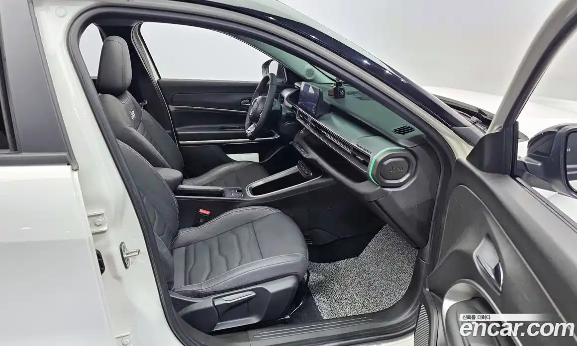 Jeep Avenger 2024 0.1 Автомат в Москве № 199391, фото 11