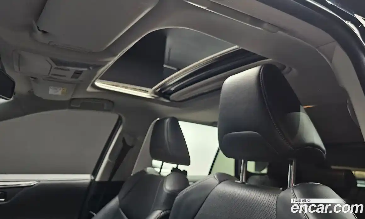 Toyota RAV4 2021 2.5 Автомат в Москве № 199653, фото 20