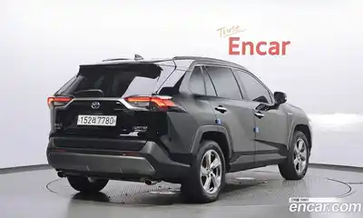 Toyota RAV4 2021 2.5 Автомат в Москве № 199653, миниатюра 2