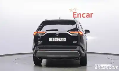 Toyota RAV4 2021 2.5 Автомат в Москве № 199653, миниатюра 4