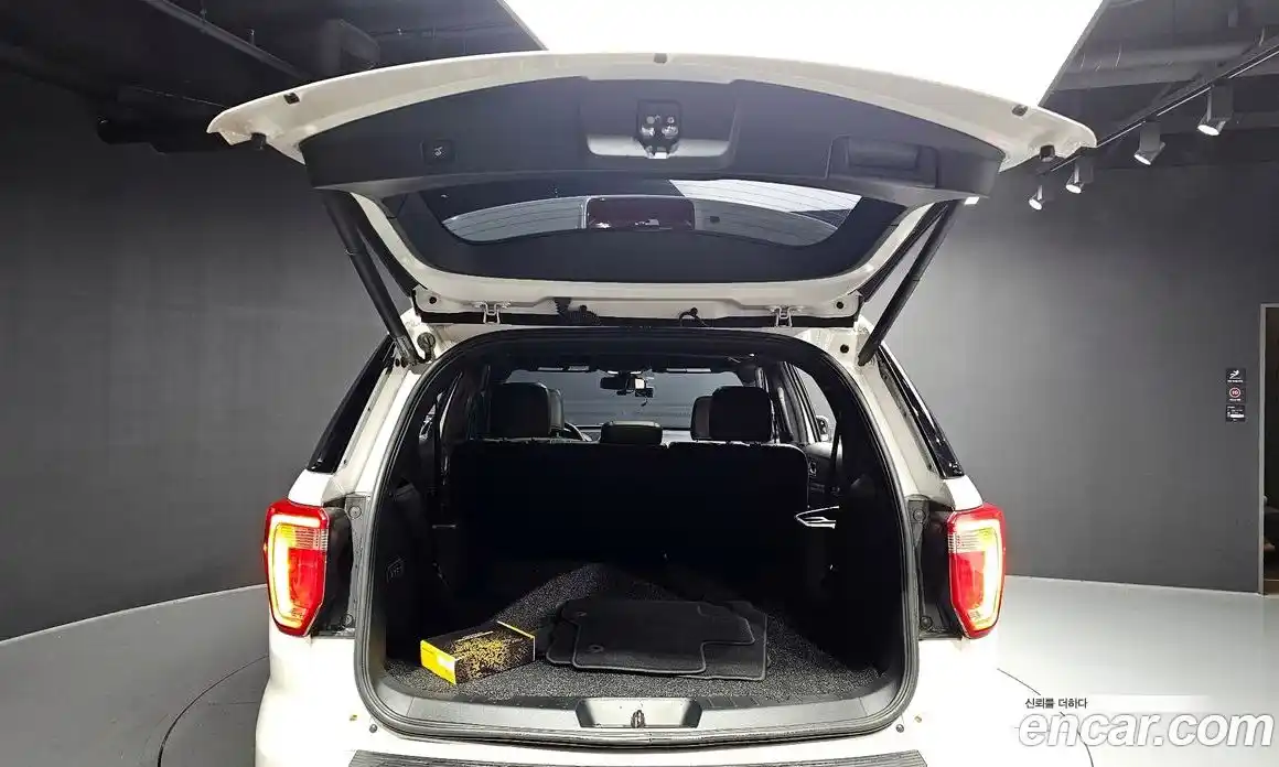 Ford Explorer 2018 2.3 Автомат в Москве № 199824, фото 20