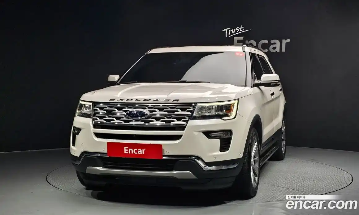 Ford Explorer 2018 2.3 Автомат в Москве № 199824, фото 3