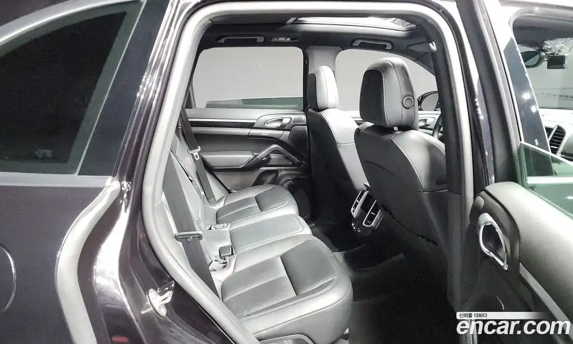 Porsche Cayenne 2015 3.0 Автомат в Москве № 208404, фото 18