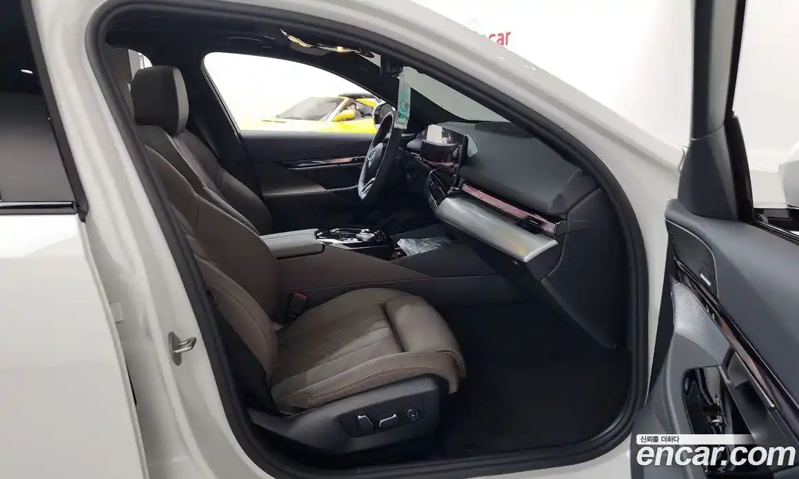 BMW 5-Series 2025 2.0 Автомат в Москве № 210288, фото 11