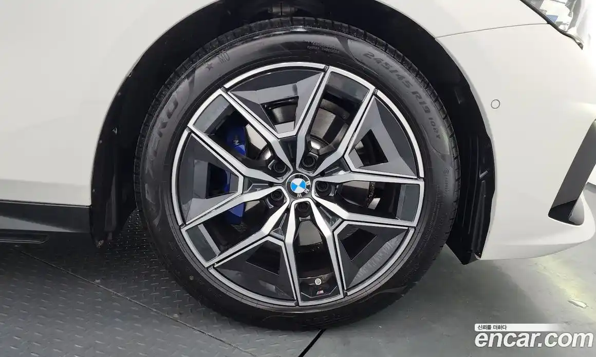 BMW 5-Series 2025 2.0 Автомат в Москве № 210288, фото 5