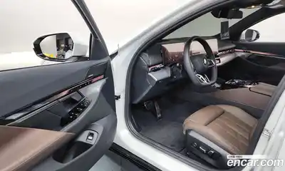 BMW 5-Series 2025 2.0 Автомат в Москве № 210288, миниатюра 10