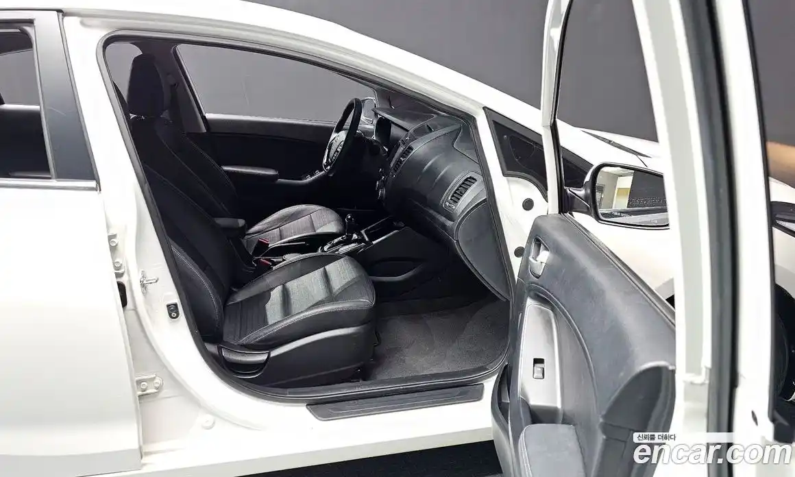 Kia K3 2017 1.6 Автомат в Москве № 21058, фото 9