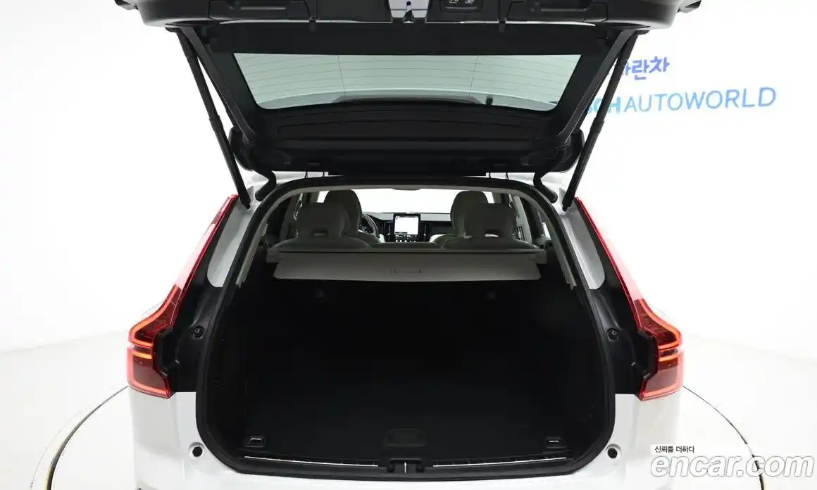 Volvo XC60 2026 2.0 Автомат в Москве № 212776, фото 20