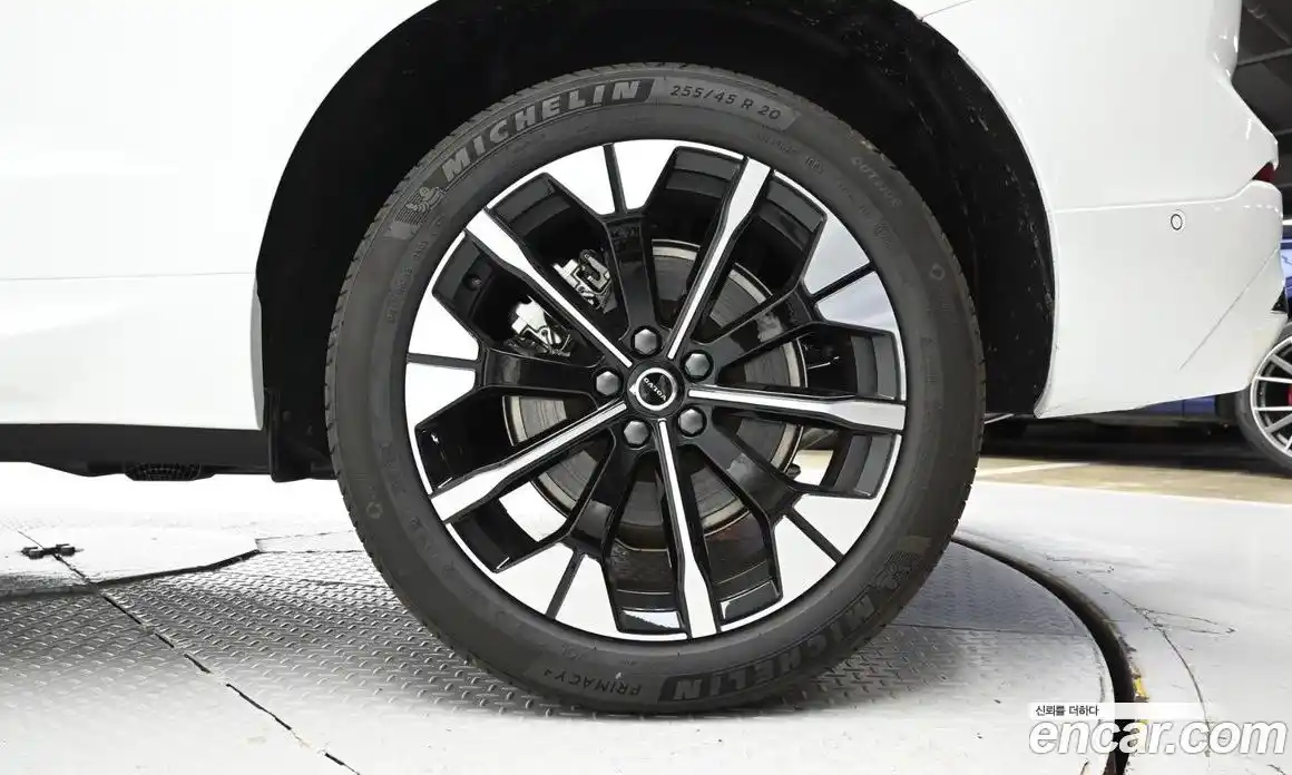 Volvo XC60 2026 2.0 Автомат в Москве № 212776, фото 5