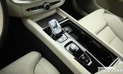 Volvo XC60 2026 2.0 Автомат в Москве № 212776, миниатюра 9