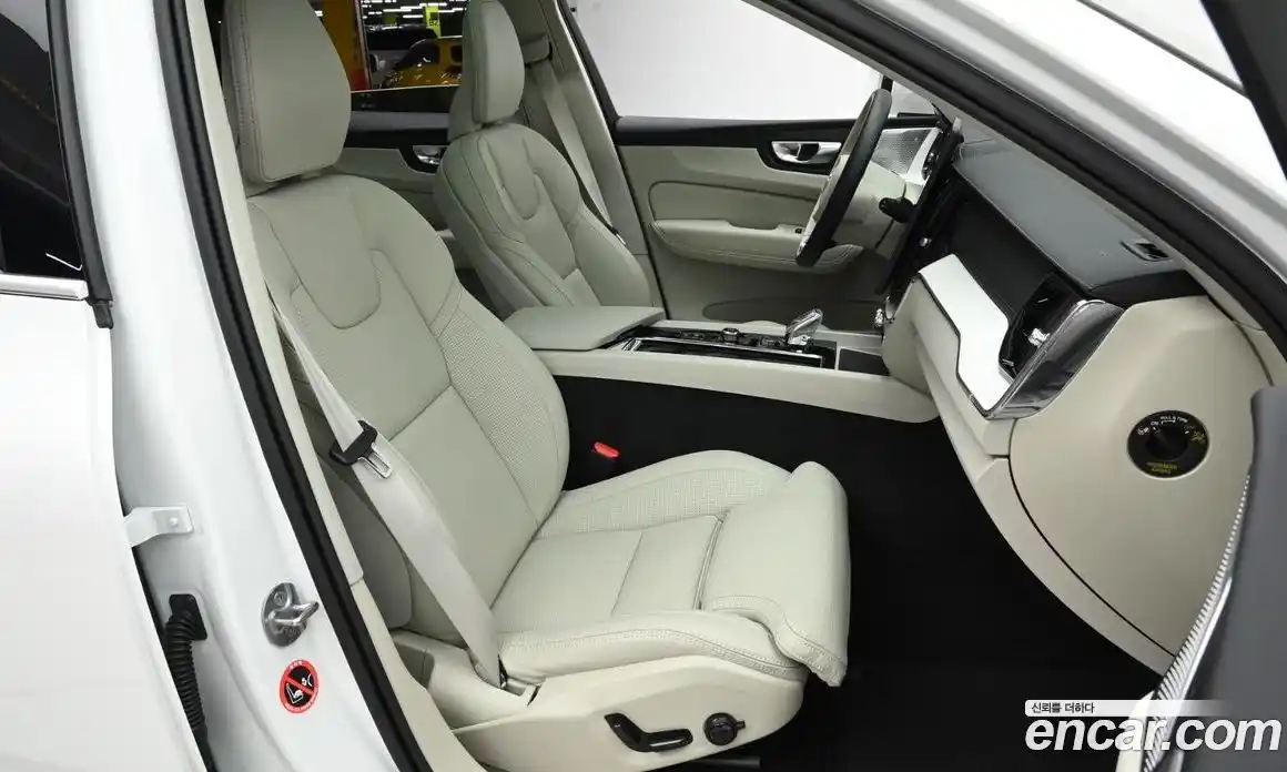 Volvo XC60 2026 2.0 Автомат в Москве № 212776, фото 10