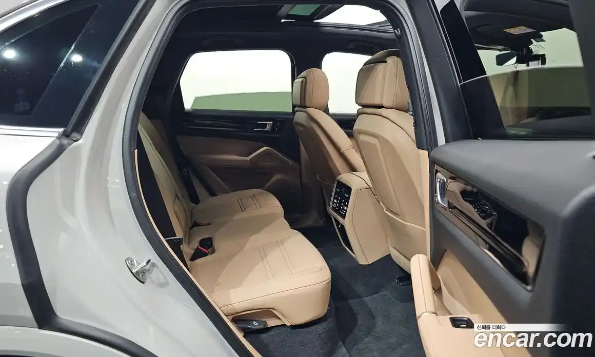 Porsche Cayenne 2023 3.0 Автомат в Москве № 213021, фото 11