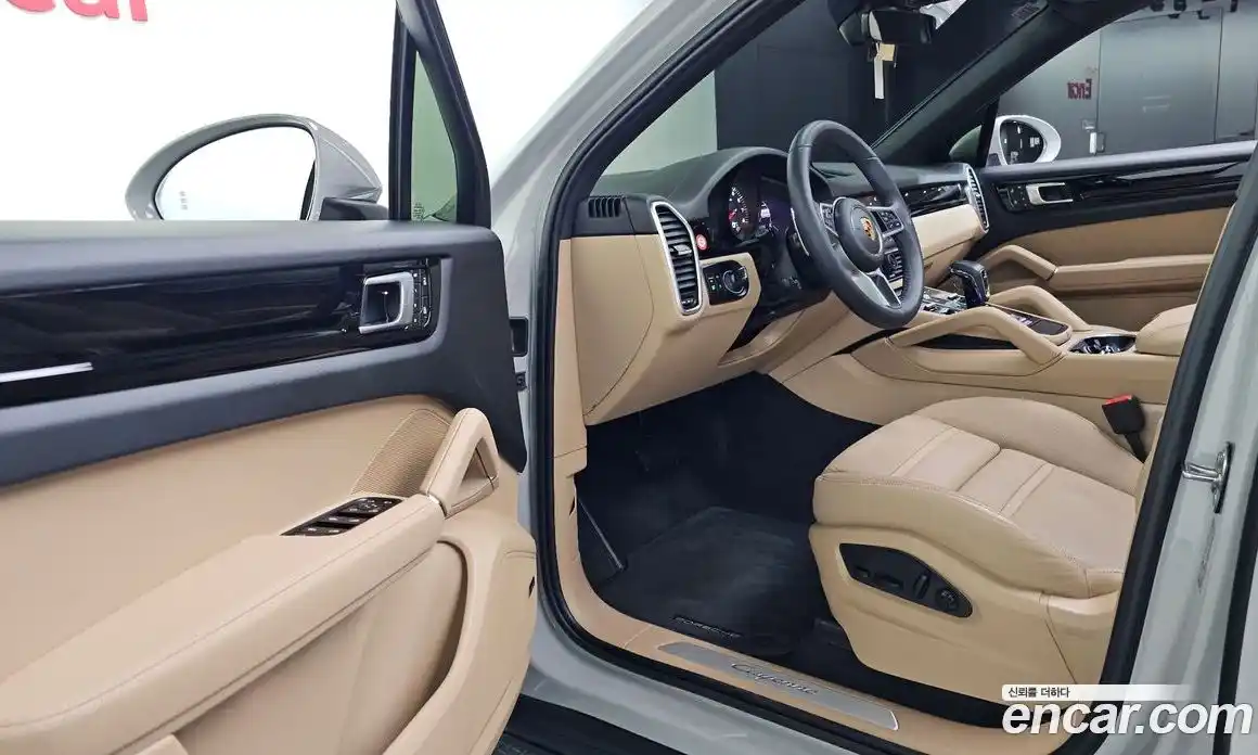 Porsche Cayenne 2023 3.0 Автомат в Москве № 213021, фото 9