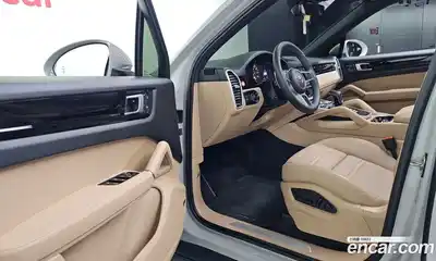 Porsche Cayenne 2023 3.0 Автомат в Москве № 213021, миниатюра 9