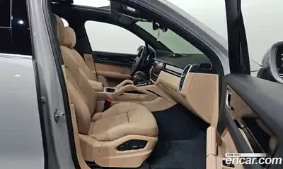 Porsche Cayenne 2023 3.0 Автомат в Москве № 213021, миниатюра 10