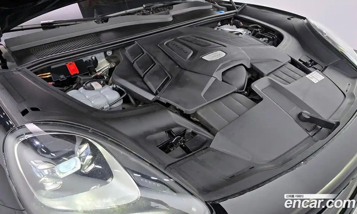 Porsche Cayenne 2023 3.0 Автомат в Москве № 213177, фото 12