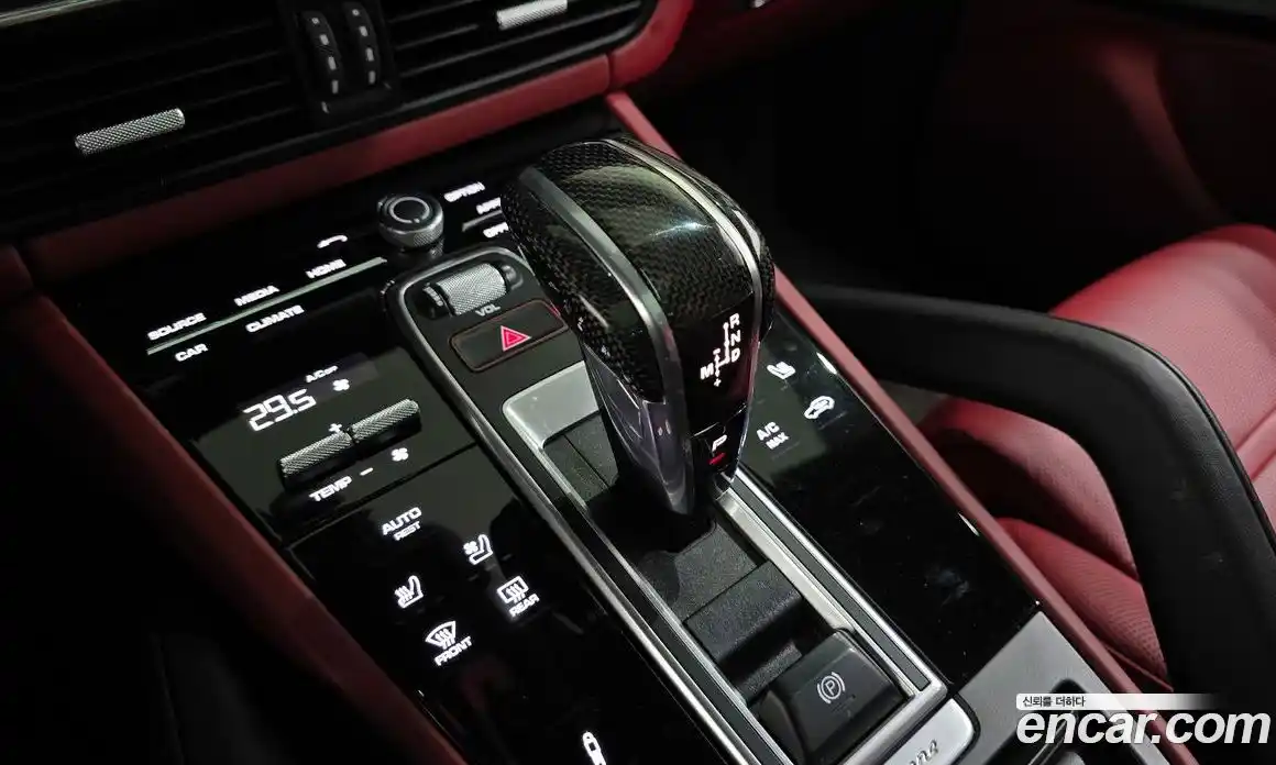 Porsche Cayenne 2023 3.0 Автомат в Москве № 213177, фото 13