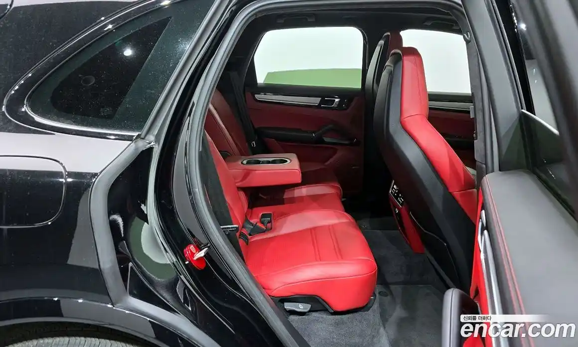 Porsche Cayenne 2023 3.0 Автомат в Москве № 213177, фото 14