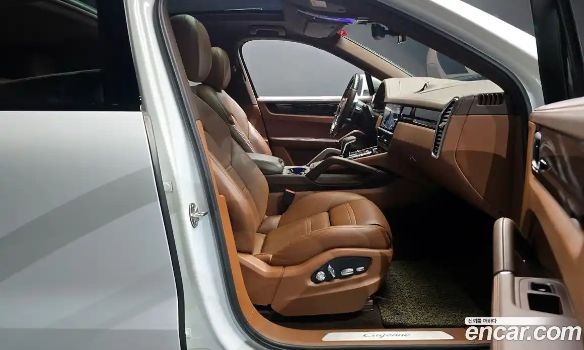 Porsche Cayenne 2020 3.0 Автомат в Москве № 213219, фото 6