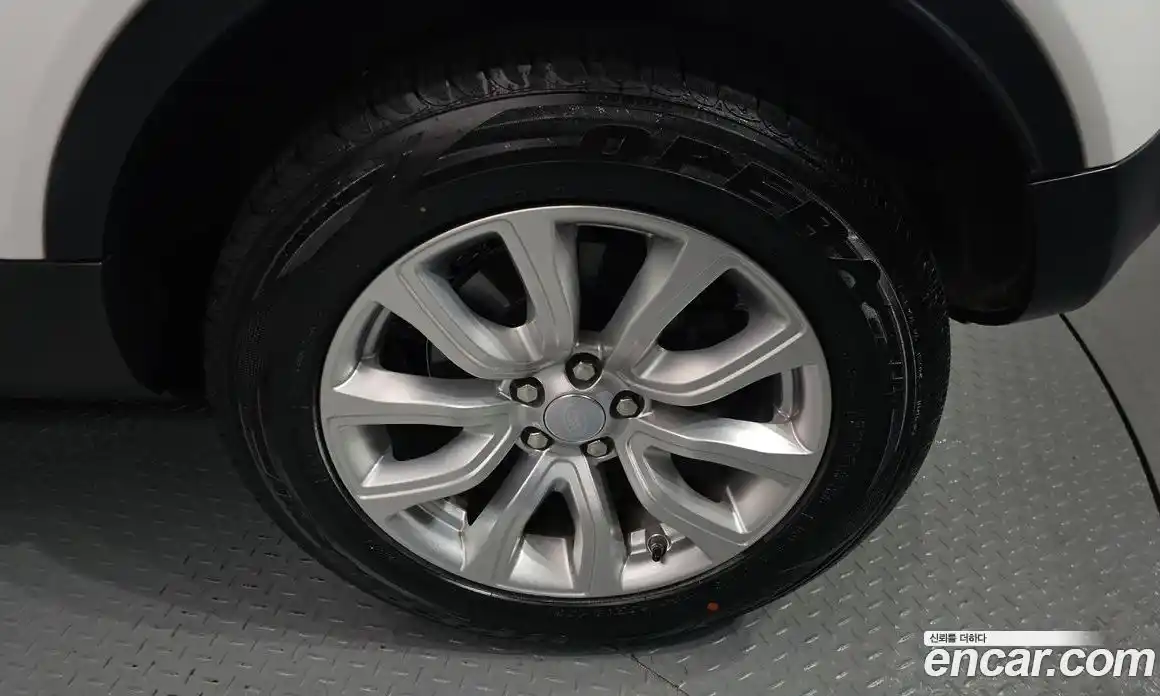 Land Rover Range-Rover Evoque 2018 2.0 Автомат в Москве № 213465, фото 13