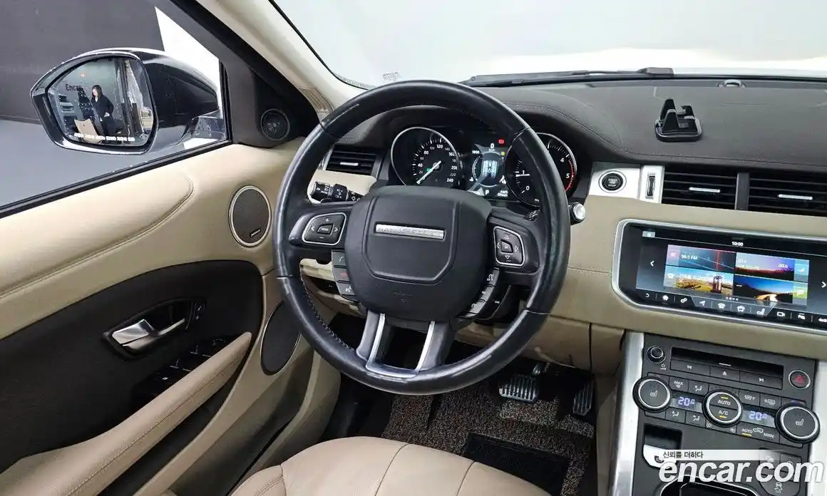 Land Rover Range-Rover Evoque 2018 2.0 Автомат в Москве № 213465, фото 17