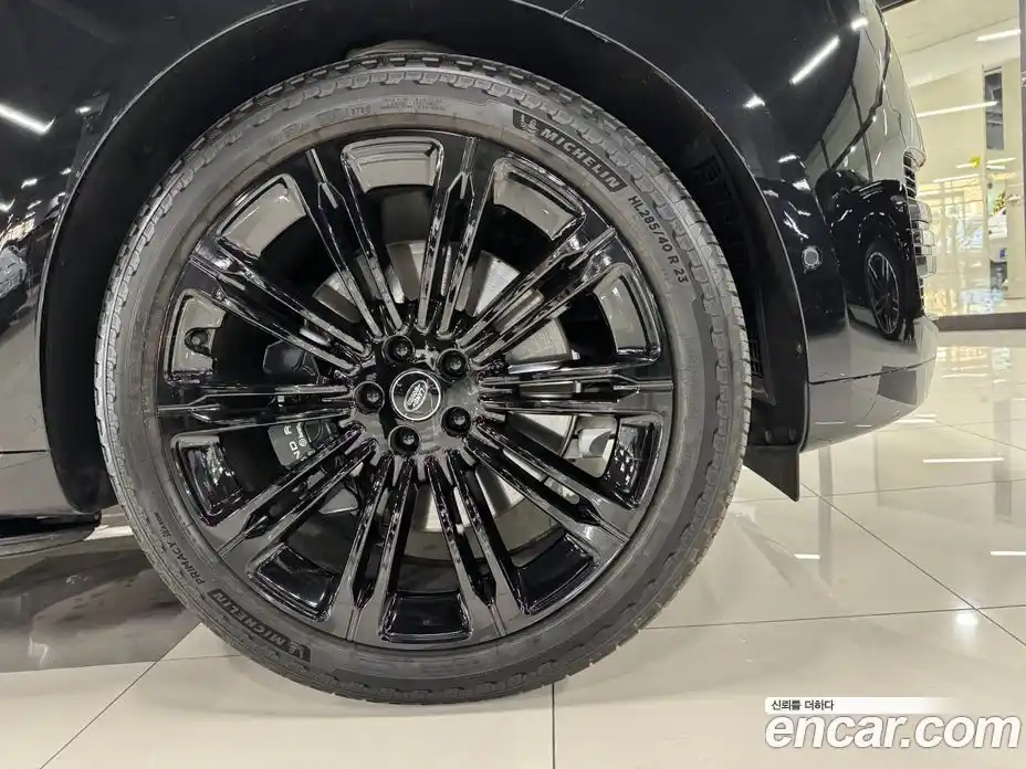 Land Rover Range-Rover 2025 4.4 Автомат в Москве № 213905, фото 13