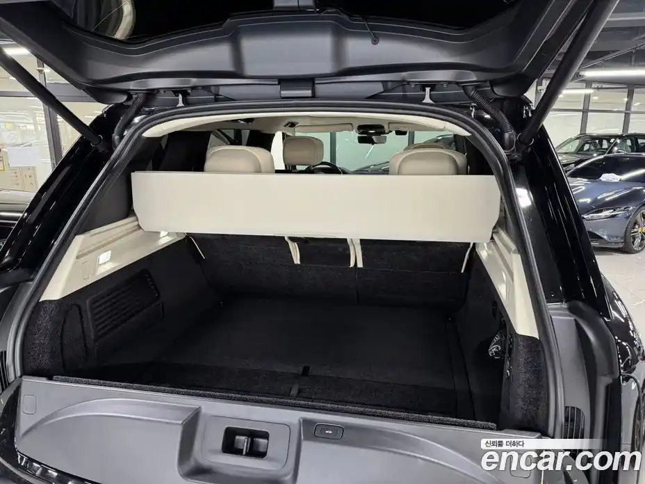 Land Rover Range-Rover 2025 4.4 Автомат в Москве № 213905, фото 14