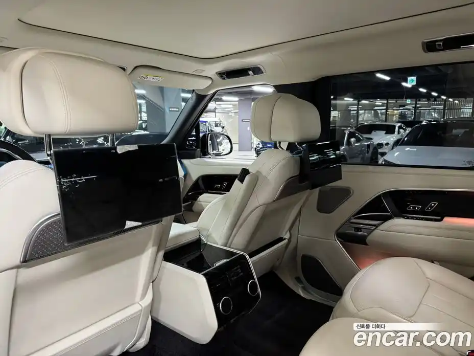 Land Rover Range-Rover 2025 4.4 Автомат в Москве № 213905, фото 16