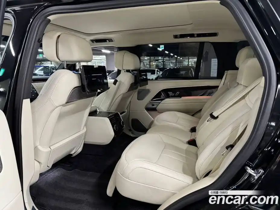 Land Rover Range-Rover 2025 4.4 Автомат в Москве № 213905, фото 17