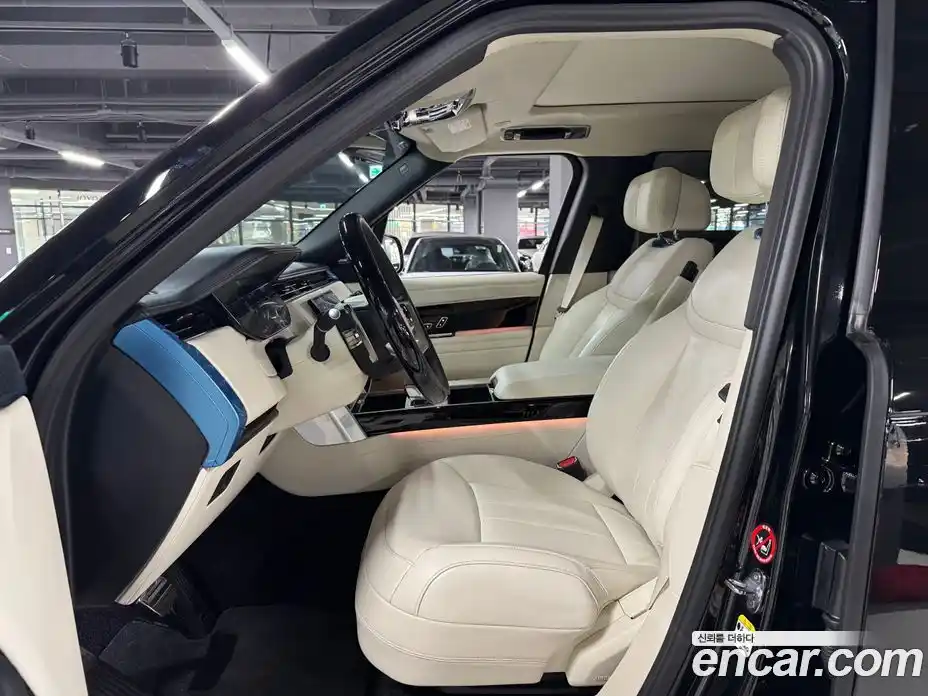 Land Rover Range-Rover 2025 4.4 Автомат в Москве № 213905, фото 6