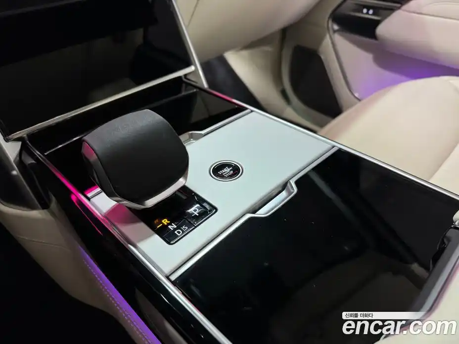 Land Rover Range-Rover 2025 4.4 Автомат в Москве № 213905, фото 9