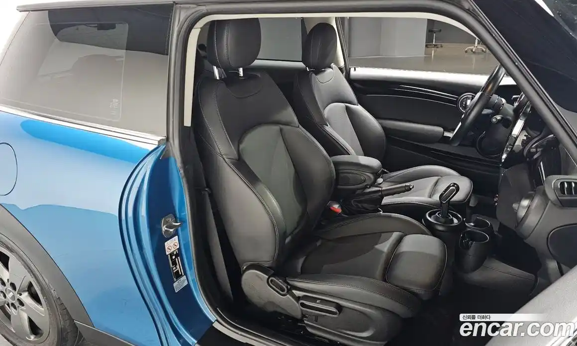 Mini Cooper 2022 1.5 Автомат в Москве № 214181, фото 15