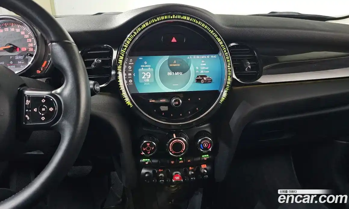 Mini Cooper 2022 1.5 Автомат в Москве № 214181, фото 19