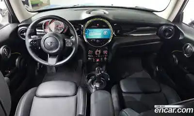 Mini Cooper 2022 1.5 Автомат в Москве № 214181, миниатюра 8