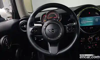 Mini Cooper 2022 1.5 Автомат в Москве № 214181, миниатюра 9