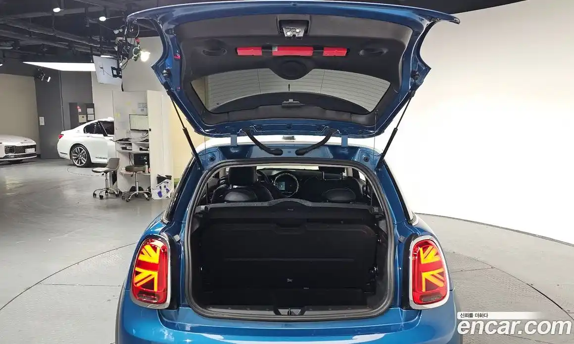 Mini Cooper 2022 1.5 Автомат в Москве № 214181, фото 10