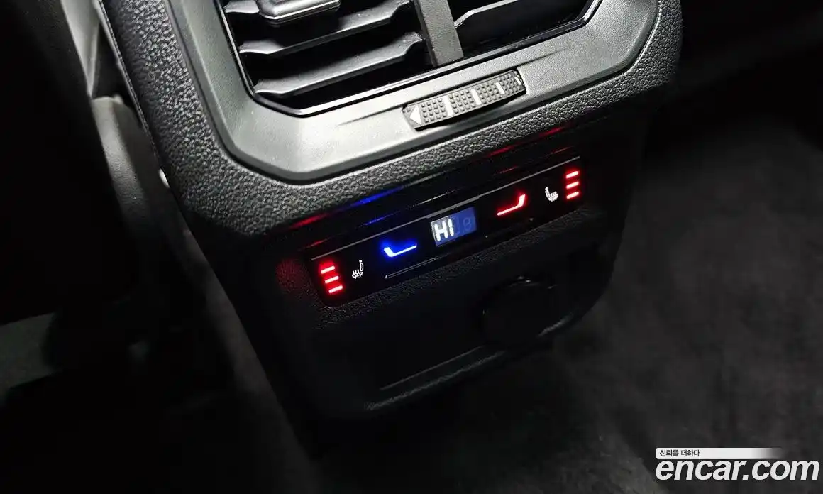 Volkswagen Tiguan 2023 2.0 Автомат в Москве № 215228, фото 17