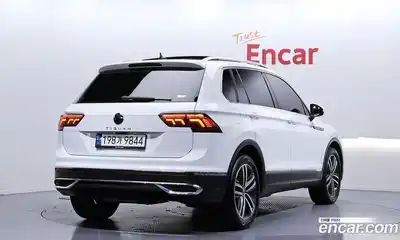 Volkswagen Tiguan 2023 2.0 Автомат в Москве № 215228, миниатюра 2