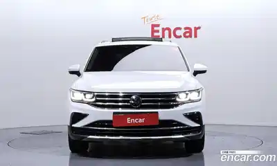 Volkswagen Tiguan 2023 2.0 Автомат в Москве № 215228, миниатюра 3