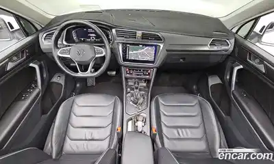 Volkswagen Tiguan 2023 2.0 Автомат в Москве № 215228, миниатюра 7