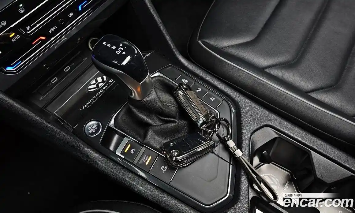 Volkswagen Tiguan 2023 2.0 Автомат в Москве № 215228, фото 9