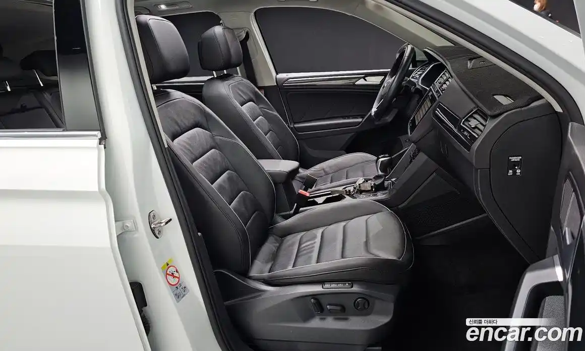 Volkswagen Tiguan 2023 2.0 Автомат в Москве № 215228, фото 10