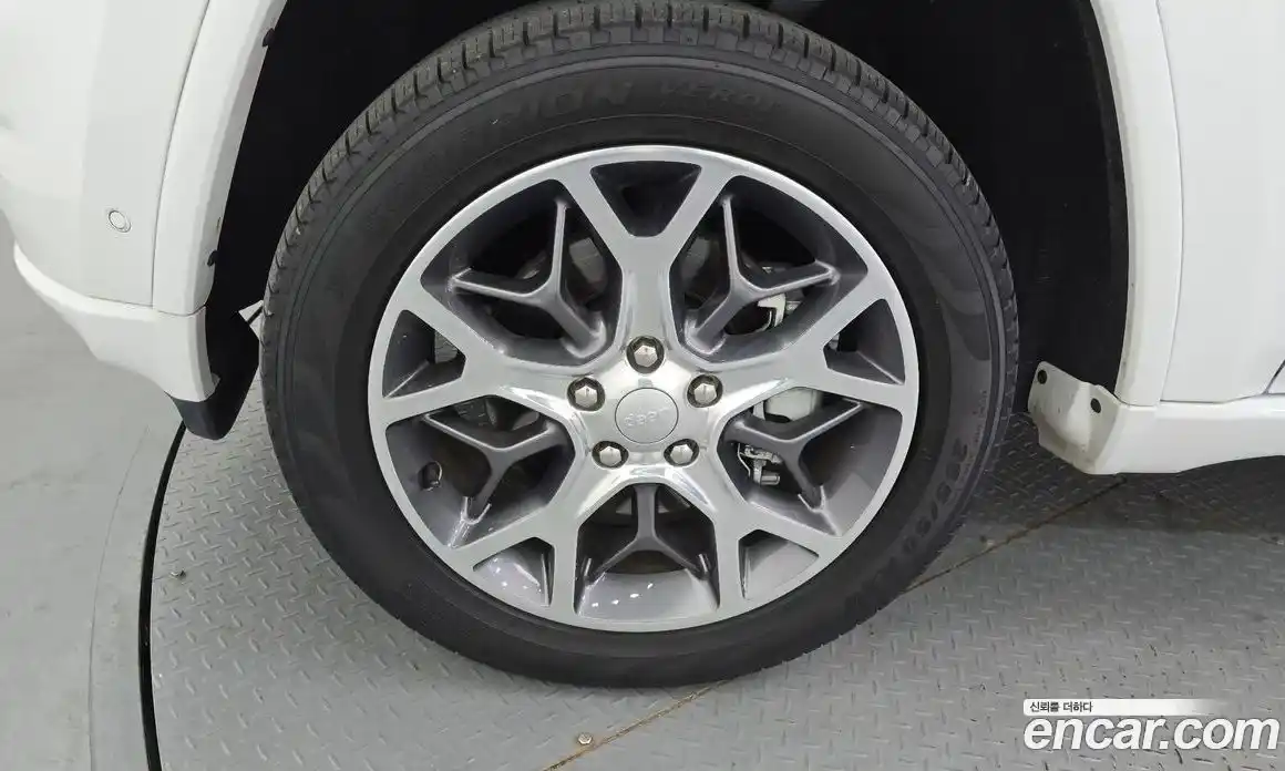 Jeep Cherokee 2021 3.6 Автомат в Москве № 215425, фото 5