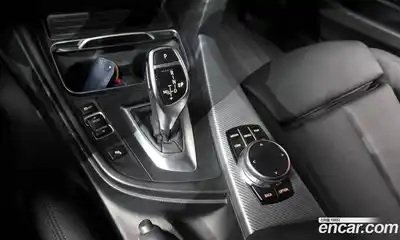 BMW 3-Series 2018 2.0 Автомат в Москве № 228963, миниатюра 9