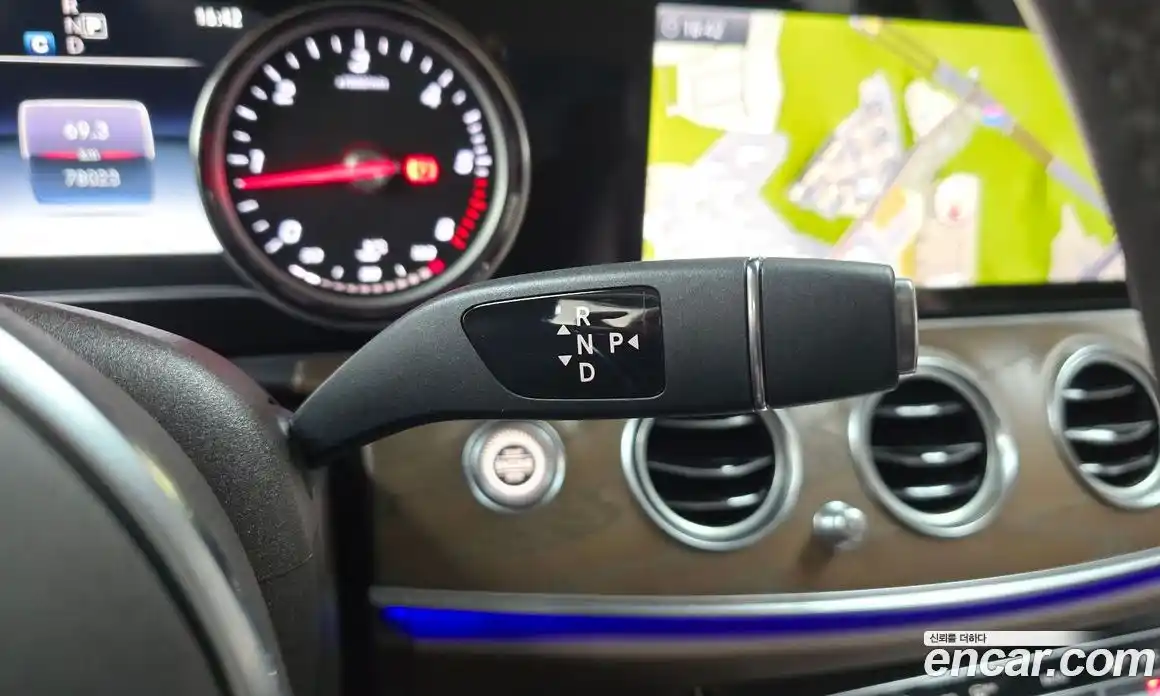 Mercedes-Benz E-Class 2020 1.9 Автомат в Москве № 229550, фото 10