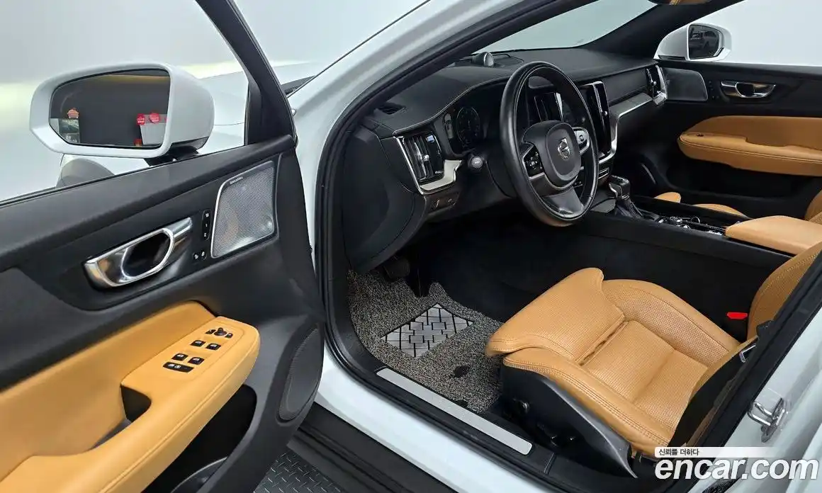 Volvo V60 2020 2.0 Автомат в Москве № 230600, фото 14