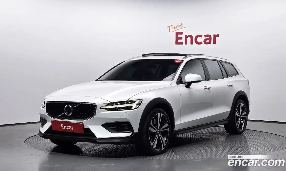 Volvo V60 2020 2.0 Автомат в Москве № 230600, фото 16