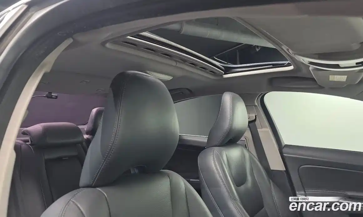 Volvo S60 2015 1.6 Автомат в Москве № 230642, фото 16