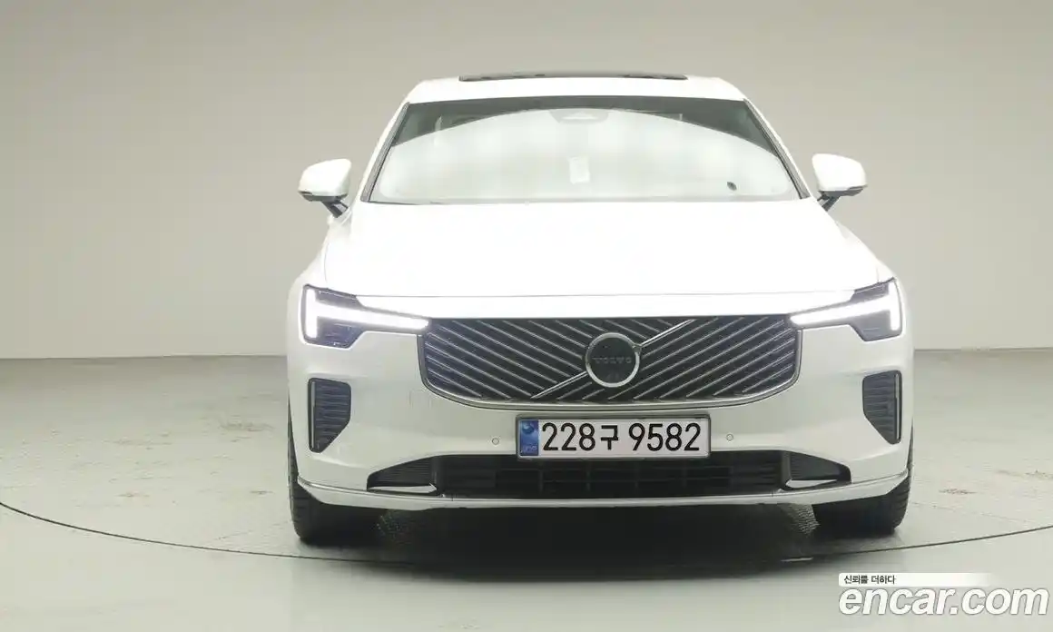 Volvo S90 2026 2.0 Автомат в Москве № 230813, фото 3